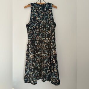 Maggy London woman’s 10 Fit and Flare Sleeveless Black and Blue Patterned Dress